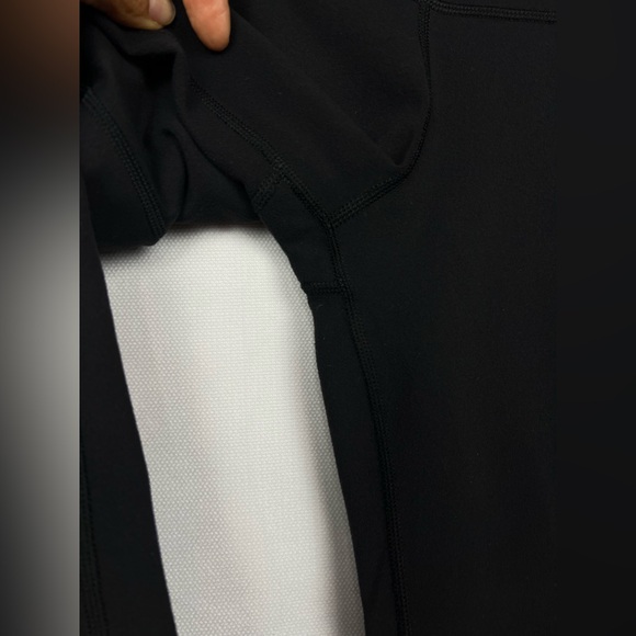 LULULEMON GATHER & CROW CROP BLACK size 8 - Picture 7 of 11
